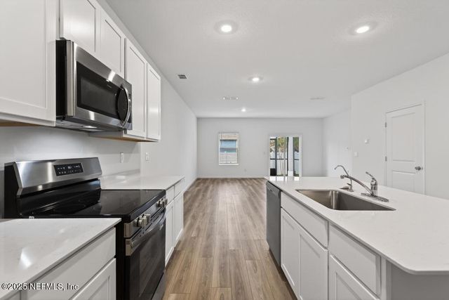 3989 MID CENTURY Street, Jacksonville, FL 32217