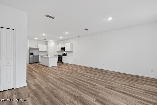 3989 MID CENTURY Street, Jacksonville, FL 32217