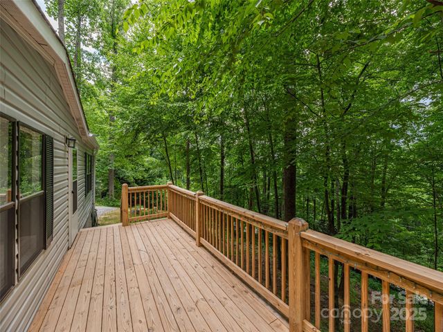 590 Hutch Mountain Road, Fletcher, NC 28732