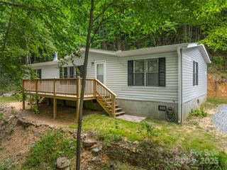 590 Hutch Mountain Road, Fletcher, NC 28732