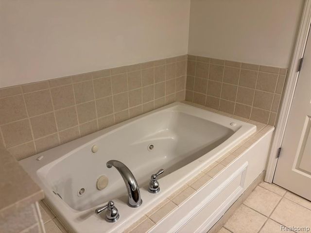 44700 Heather Lane 19, Canton, MI 48187