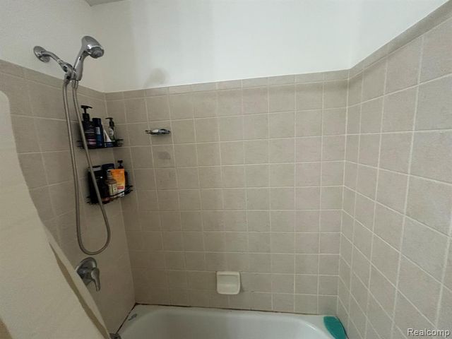 44700 Heather Lane 19, Canton, MI 48187