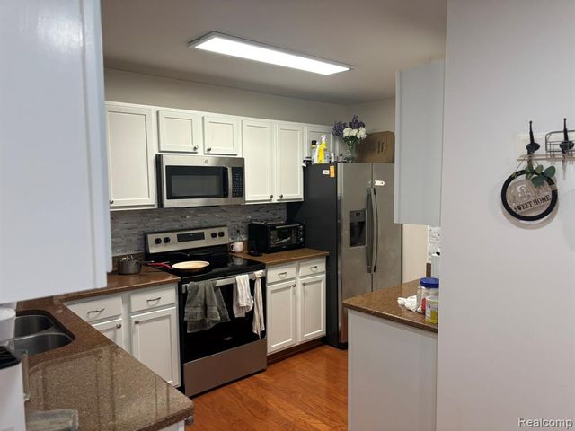 44700 Heather Lane 19, Canton, MI 48187