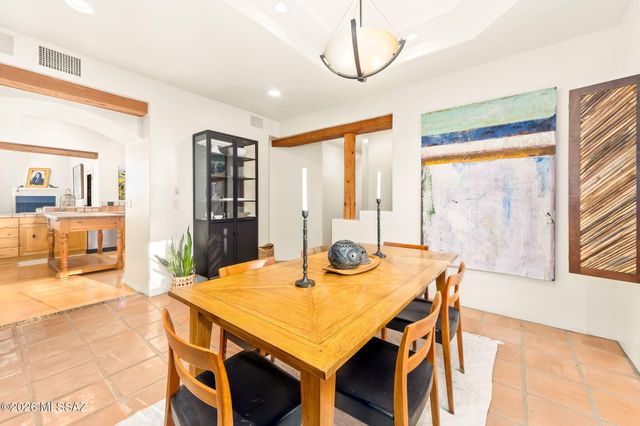 1712 N Coral Bells Drive, Tucson, AZ 85745