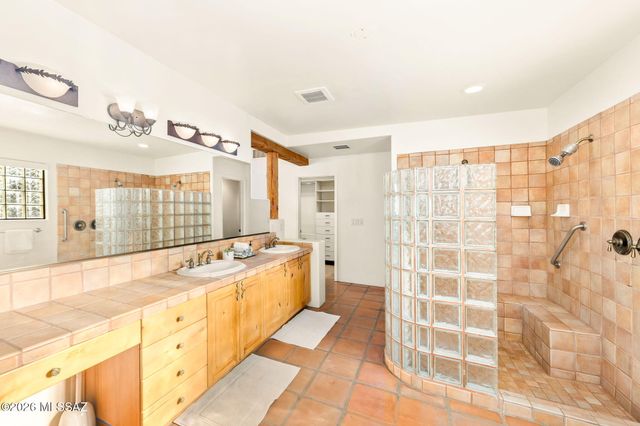 1712 N Coral Bells Drive, Tucson, AZ 85745