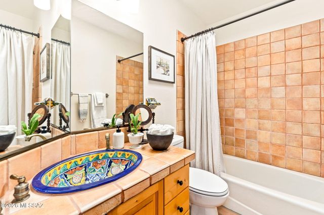 1712 N Coral Bells Drive, Tucson, AZ 85745