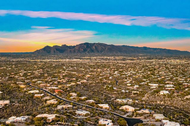 1712 N Coral Bells Drive, Tucson, AZ 85745