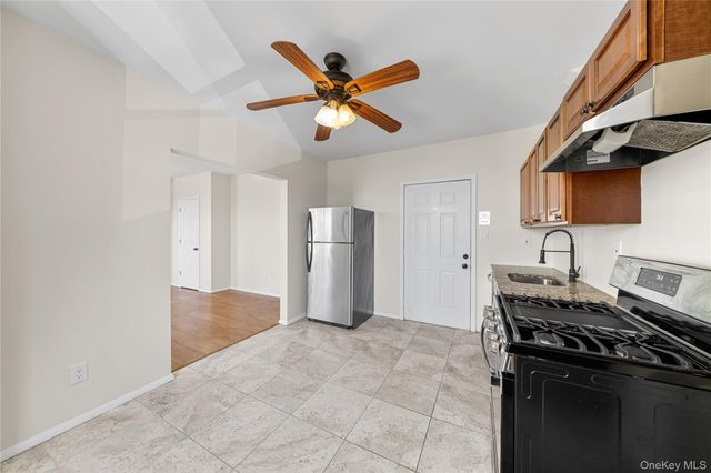 402 Jericho Turnpike 1, New Hyde Park, NY 11040