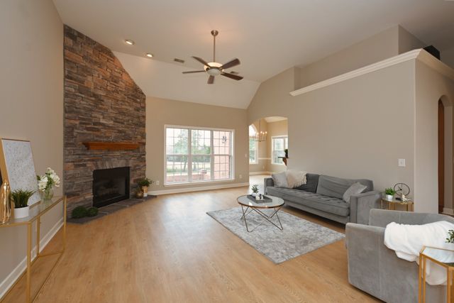 312 Jewel Pl, Mount Juliet, TN 37122