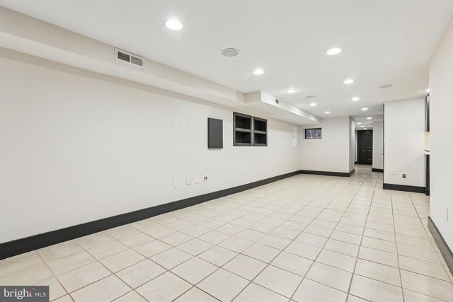 914 NEWINGTON AVE, Baltimore, MD 21217