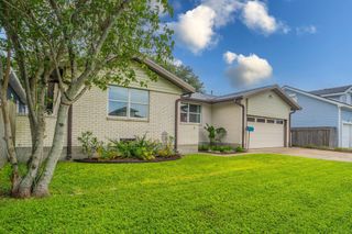 4110 Avenue Q 1/2, Galveston, TX 77550