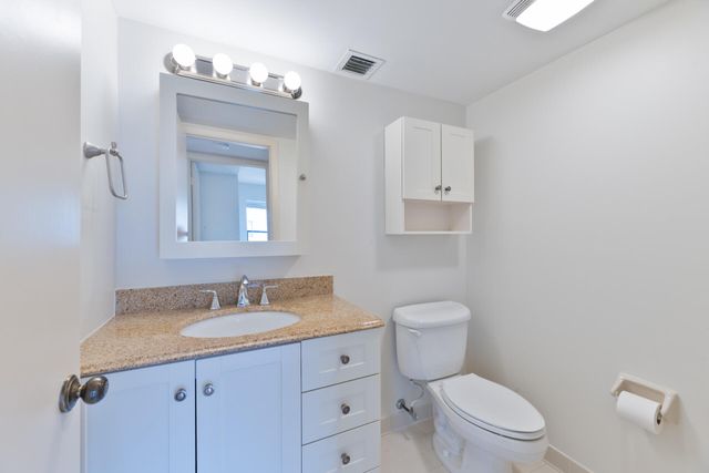 225 SE 10th Street 11D, Deerfield Beach, FL 33441