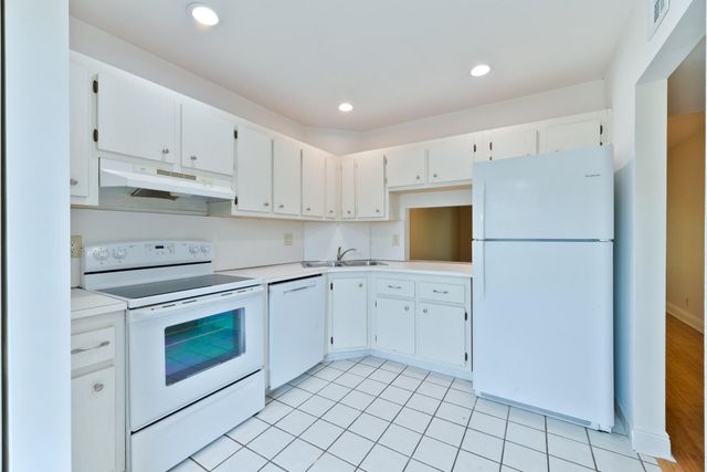 225 SE 10th Street 11D, Deerfield Beach, FL 33441