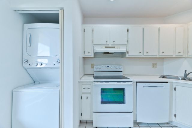 225 SE 10th Street 11D, Deerfield Beach, FL 33441