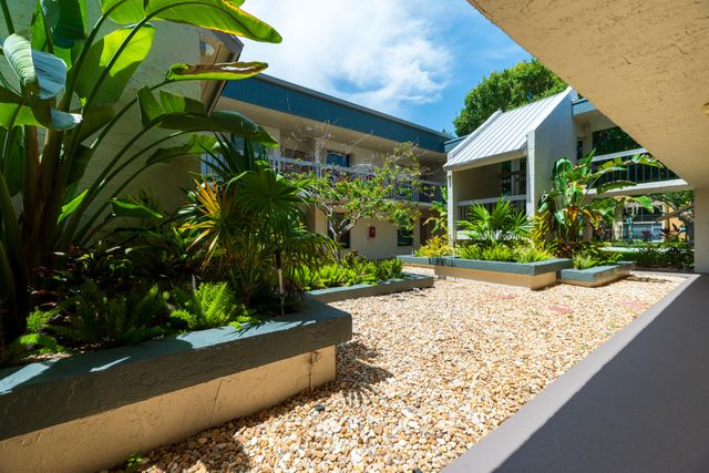 225 SE 10th Street 11D, Deerfield Beach, FL 33441