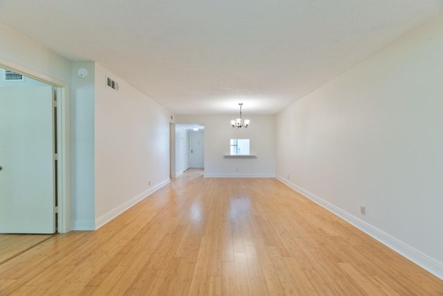 225 SE 10th Street 11D, Deerfield Beach, FL 33441