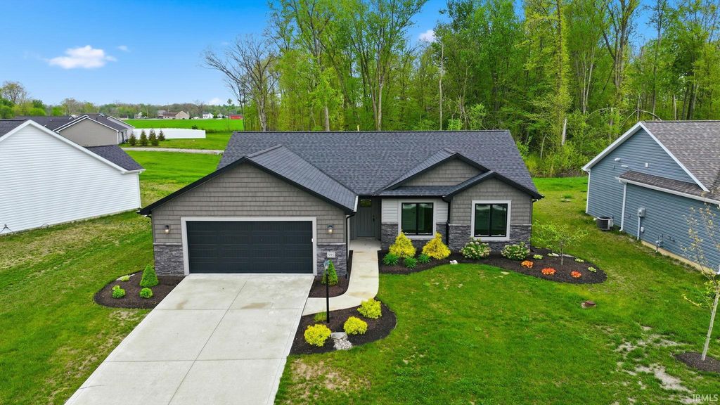 995 Lagonda Trail, Fort Wayne, IN 46818