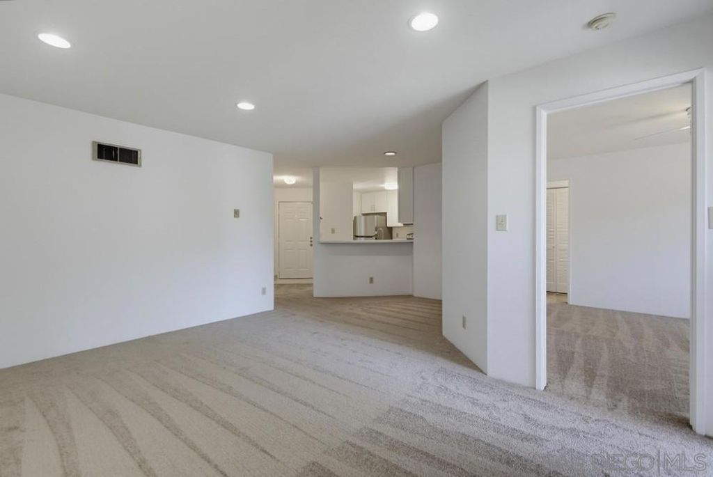 Image 12 of property listing at 7545 Charmant Dr 1510, San Diego, CA 92122