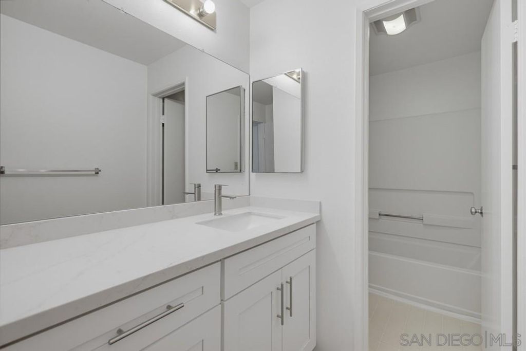 Image 17 of property listing at 7545 Charmant Dr 1510, San Diego, CA 92122