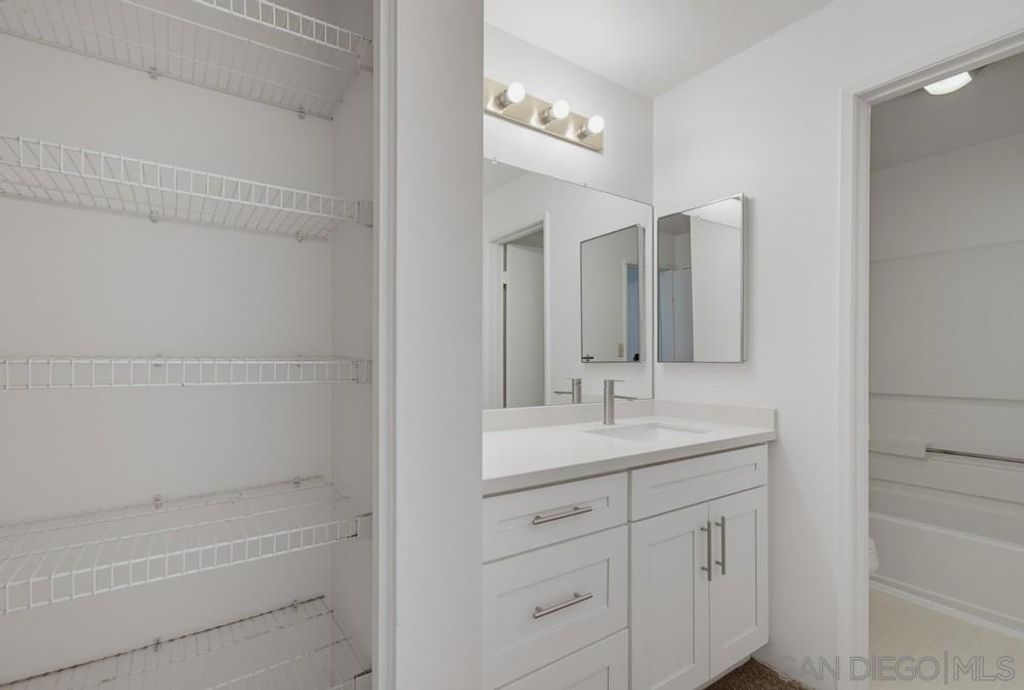 Image 18 of property listing at 7545 Charmant Dr 1510, San Diego, CA 92122