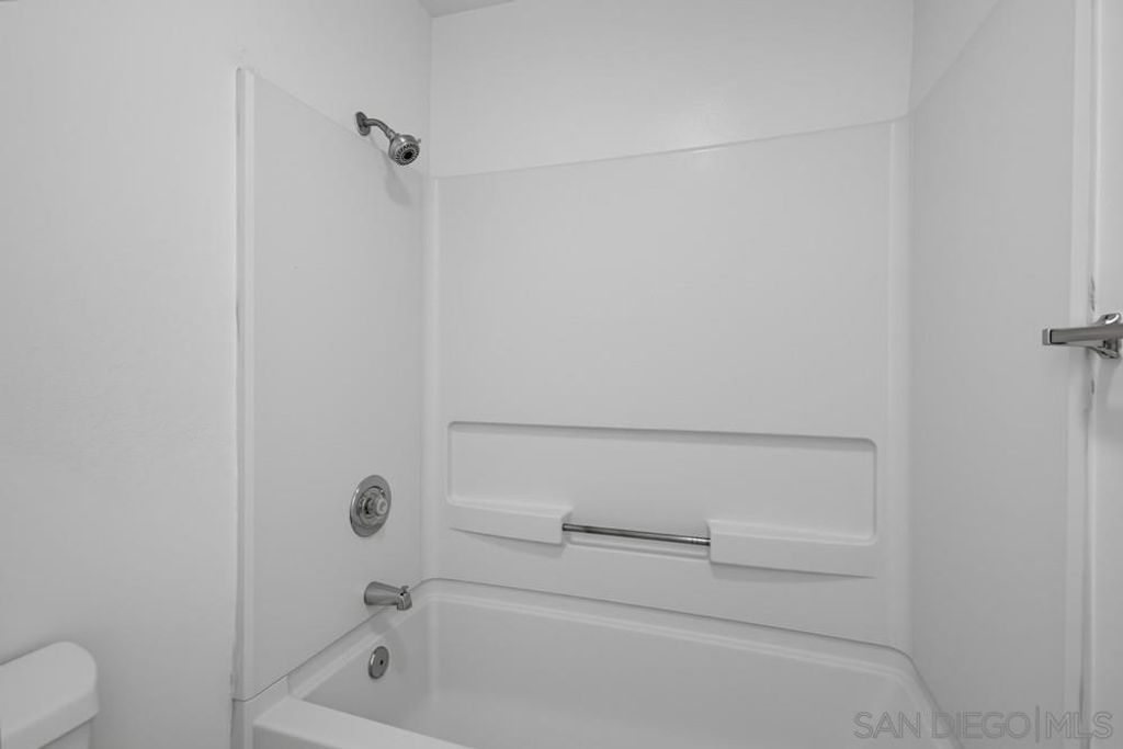 Image 19 of property listing at 7545 Charmant Dr 1510, San Diego, CA 92122
