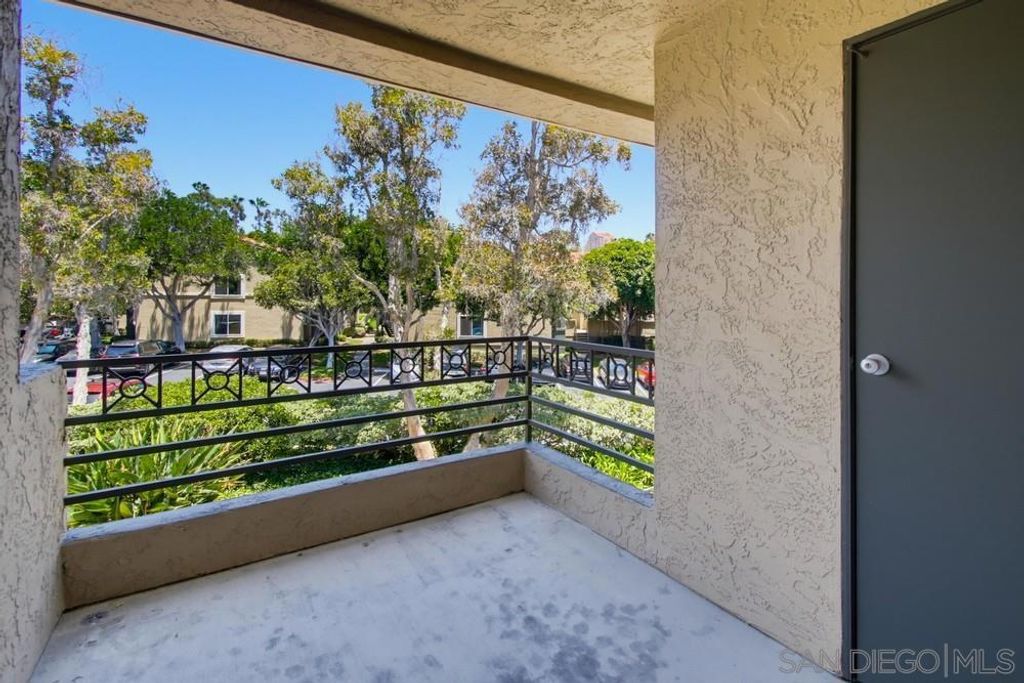 Image 28 of property listing at 7545 Charmant Dr 1510, San Diego, CA 92122