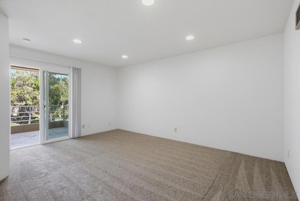 Image 3 of property listing at 7545 Charmant Dr 1510, San Diego, CA 92122