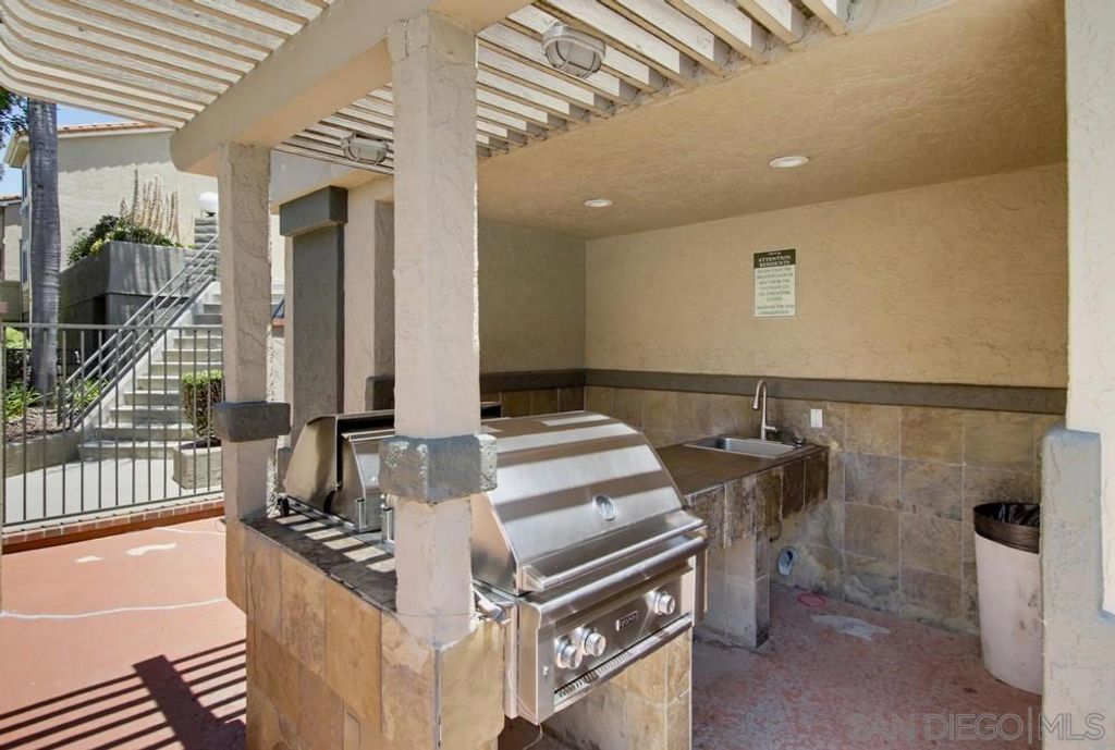 Image 32 of property listing at 7545 Charmant Dr 1510, San Diego, CA 92122