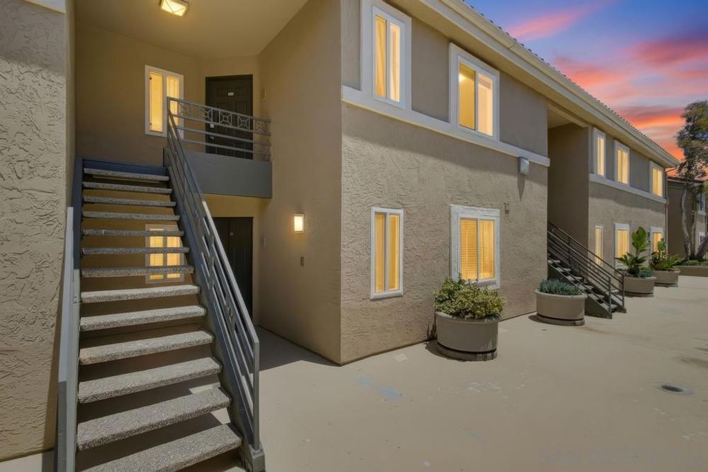 Image 34 of property listing at 7545 Charmant Dr 1510, San Diego, CA 92122