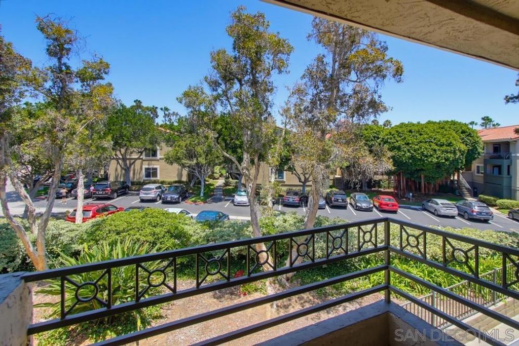 Image 5 of property listing at 7545 Charmant Dr 1510, San Diego, CA 92122