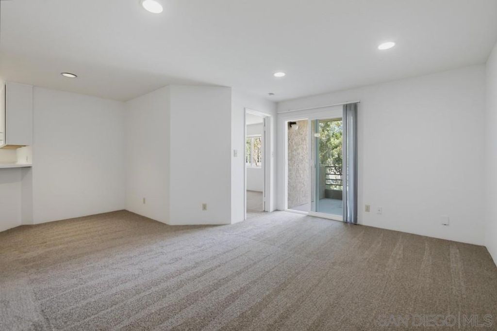 Image 6 of property listing at 7545 Charmant Dr 1510, San Diego, CA 92122