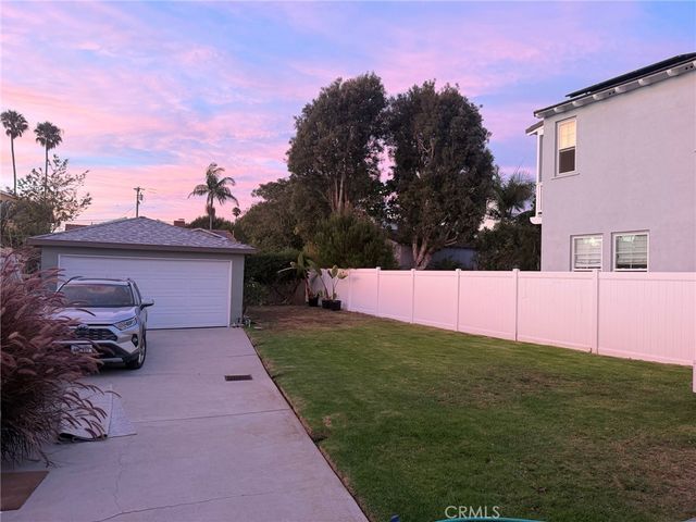 1027 Avenue C, Redondo Beach, CA 90277