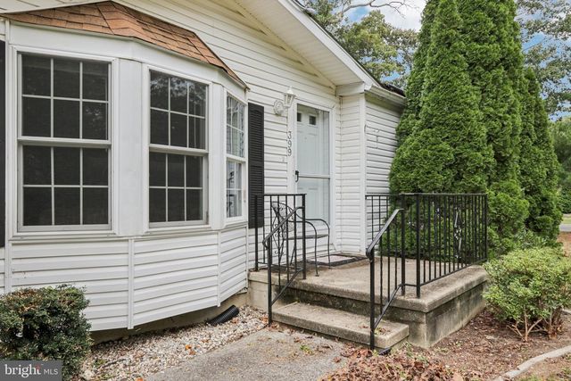 399 UPLAND AVE, Absecon, NJ 08205