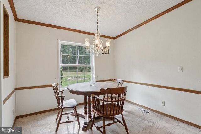 399 UPLAND AVE, Absecon, NJ 08205