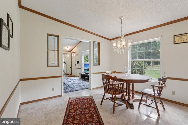 399 UPLAND AVE, Absecon, NJ 08205