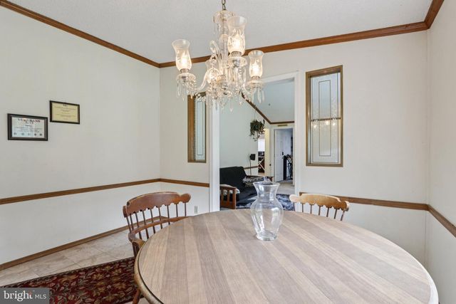 399 UPLAND AVE, Absecon, NJ 08205