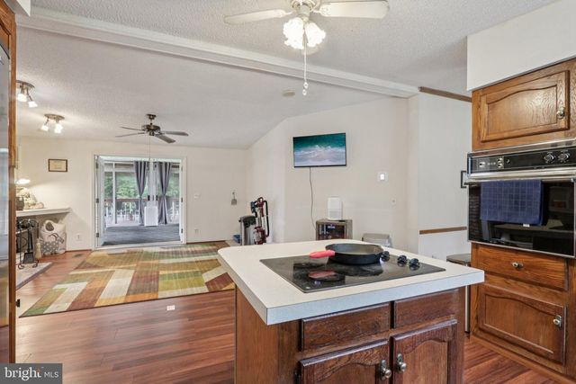399 UPLAND AVE, Absecon, NJ 08205