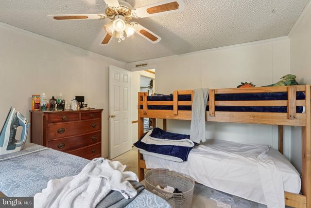 399 UPLAND AVE, Absecon, NJ 08205