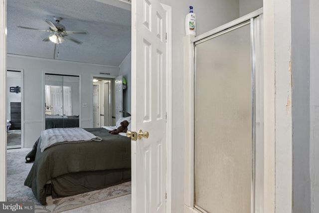 399 UPLAND AVE, Absecon, NJ 08205