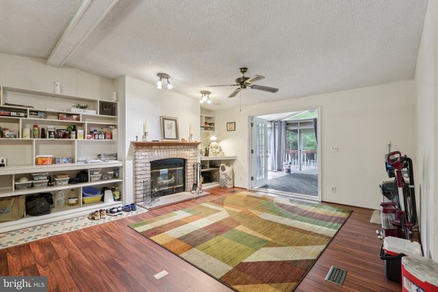 399 UPLAND AVE, Absecon, NJ 08205