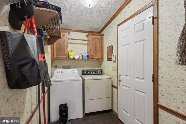 399 UPLAND AVE, Absecon, NJ 08205