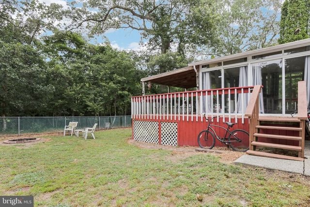 399 UPLAND AVE, Absecon, NJ 08205