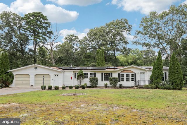 399 UPLAND AVE, Absecon, NJ 08205
