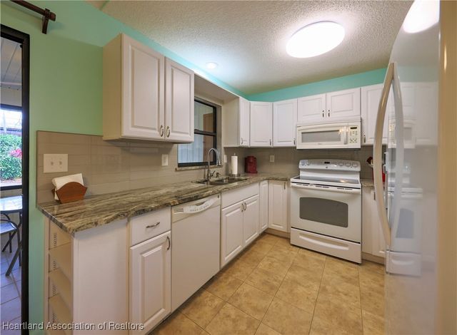 2214 Hidden Creek Circle, Sebring, FL 33870