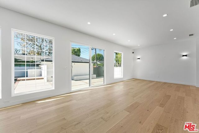 4955 Woodman Avenue, Los Angeles, CA 91423