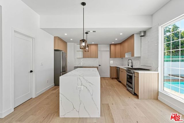 4955 Woodman Avenue, Los Angeles, CA 91423