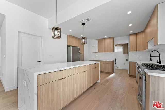 4955 Woodman Avenue, Los Angeles, CA 91423