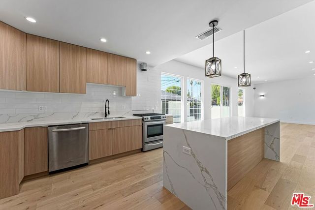 4955 Woodman Avenue, Los Angeles, CA 91423