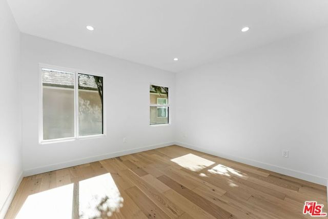 4955 Woodman Avenue, Los Angeles, CA 91423