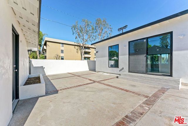 4955 Woodman Avenue, Los Angeles, CA 91423
